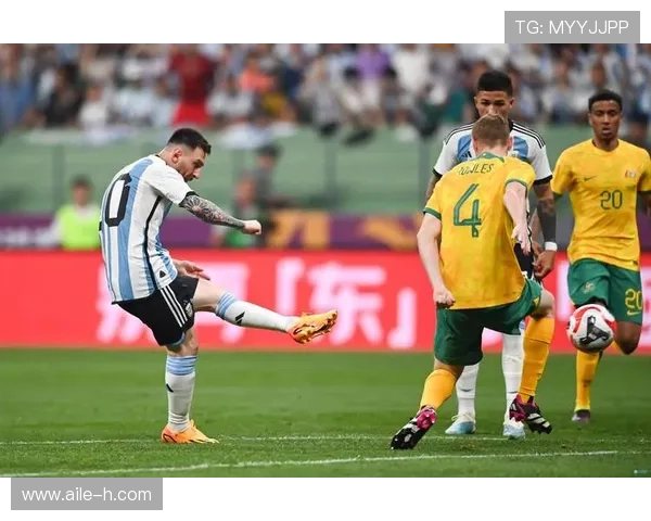 阿根廷队防线稳定，表现稳健以争夺世界杯荣耀