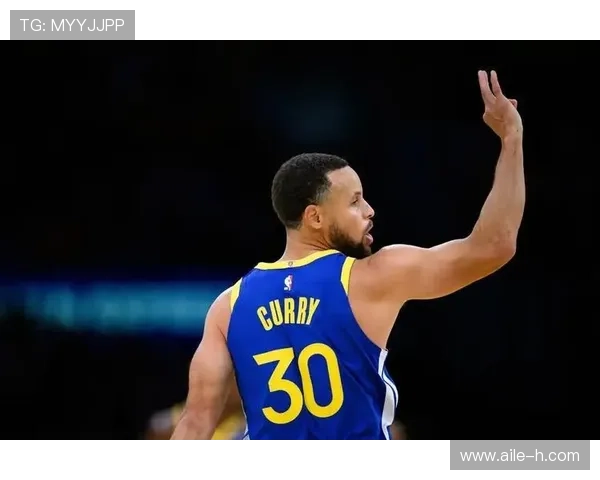 库里挡拆牵制约基奇 比上季更能拉开空间提升外线效率